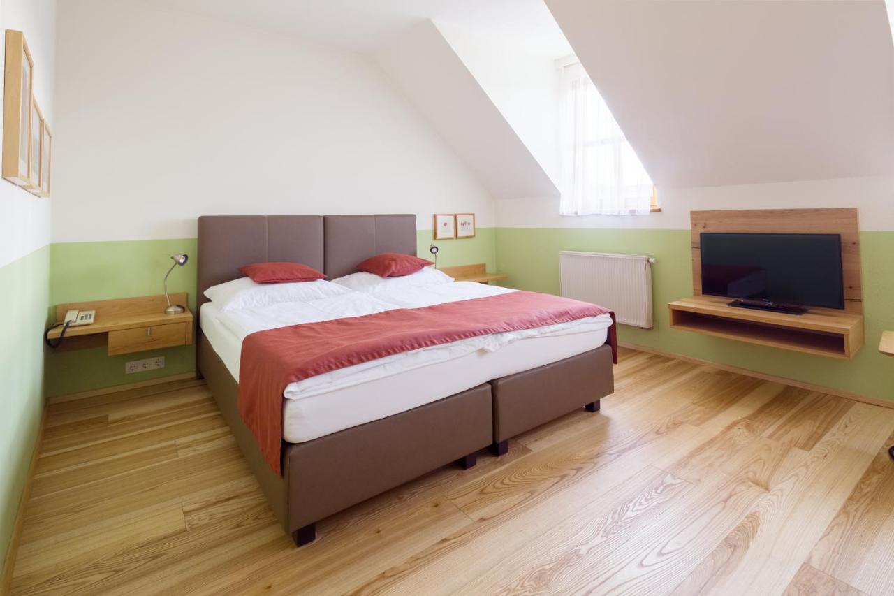 Weingut & Gaestezimmer Edelmann Göttlesbrunn Exteriér fotografie